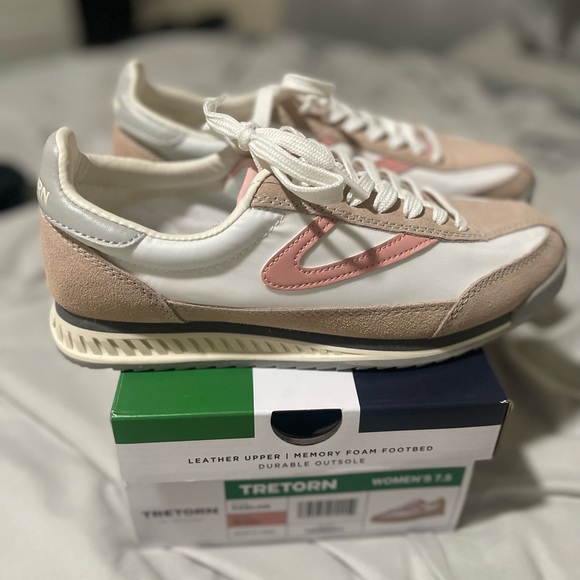 Women’s Rawlins Tretorn in blush size 7.5 - Picture 1 of 5